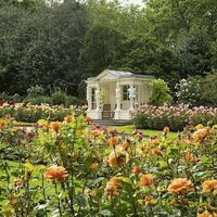 Buckingham Palace, Rose Garden and summer house