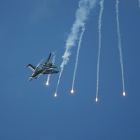 dutch f-16 dropping flares