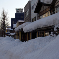 Nagaoka in snow, but fine day -Jan. 9, 2006 "Yuki oroshi 2"