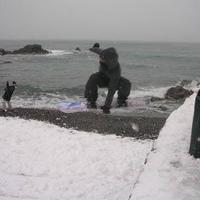 Snowboarding on the beach in Genova Boccadasse, Italy 2006 (non-original pic)