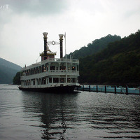 Steam boat? -Lake Ginzan (Okutadami dam) Niigata, Japan