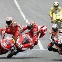 MotoGP Montmelò Crash 2