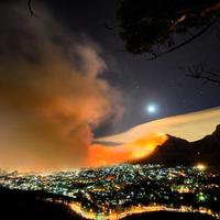 Devil's peak on fire - Cape Town