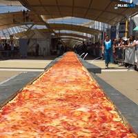 1.5km long pizza - new world record