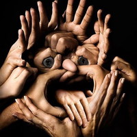 face hands.. or hands of face.. labyrinth anyone?