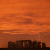 Meteor shower over Stonehenge