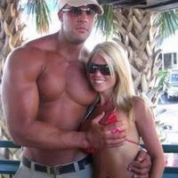 The incredible bulk feeling up some blonde