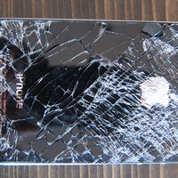 iPhone 4 survives 13,500 foot drop - still makes/receives calls