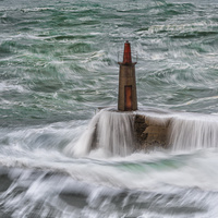 Stormy sea. by Mariano San José González