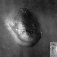 Face on Mars (Mars Reconnaissance Orbiter & Viking 1 (inset))