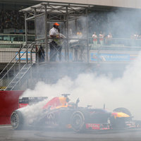 Sebastien Vettel wins 4th consecutive F1 World Championship