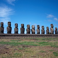 gigantic Moai 2048 x  1363