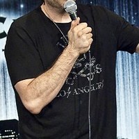 Comedian Greg Giraldo, 44, dies after 'accidental overdose of prescription drugs