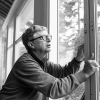 Bill Gates installs windows
