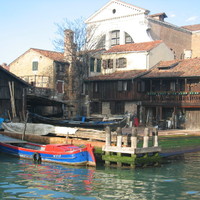 Gondolas building and repairing in the "squero" of Venice (1)