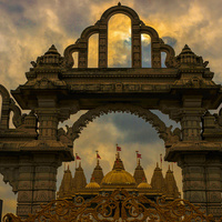 The Neasden Temple: A Hindu Temple in London by Mariano San José González