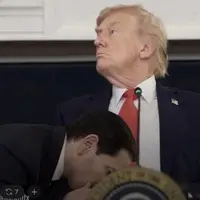 Quick Marco, nobody is looking 