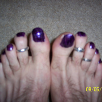 purple toenails